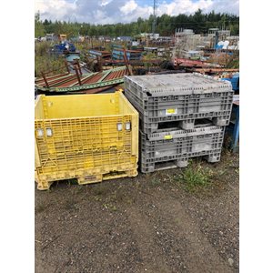 CAISSE PLASTIQUE PLIABLE - 45 PO X 48PO - ENDOMMAGÉS