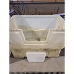 BAC EN PLASTIQUE BLANC AVEC COUVERCLE 35PO X 56PO X 40 1 / 2PO