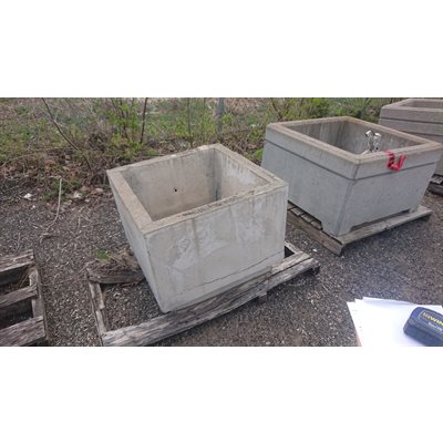 BAC A FLEUR EN BETON 30PO X 30PO X 24PO - CARRÉ